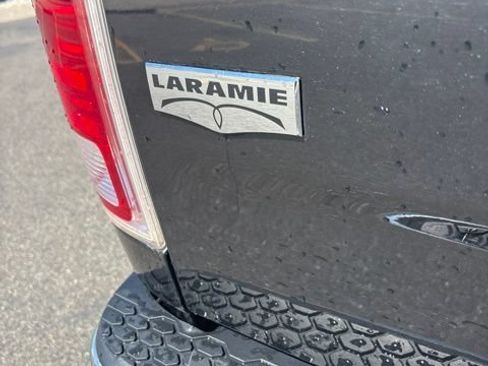 Used 2017 RAM 1500 Laramie w/ Convenience Group AWD/4WD image 6