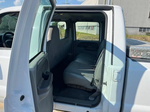 Used 2004 Ford F250 Lariat AWD/4WD image 9