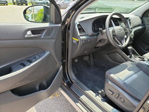 Used 2017 Hyundai Tucson SE w/ SE Popular Package 02 AWD/4WD image 8