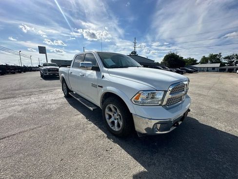 Used 2018 RAM 1500 Laramie AWD/4WD image 2