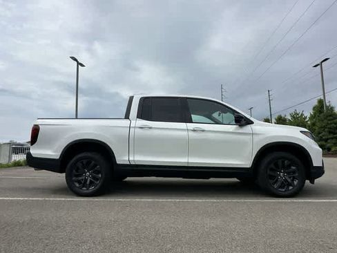 Used 2024 Honda Ridgeline Sport image 3