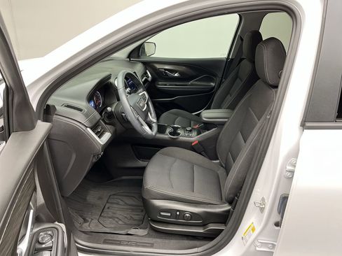 Certified 2024 GMC Terrain SLE w/ Driver Convenience Package image 3