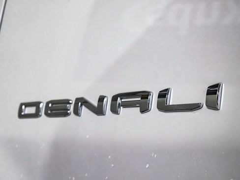 Used 2022 GMC Sierra 2500 Denali w/ Denali Ultimate Package image 44