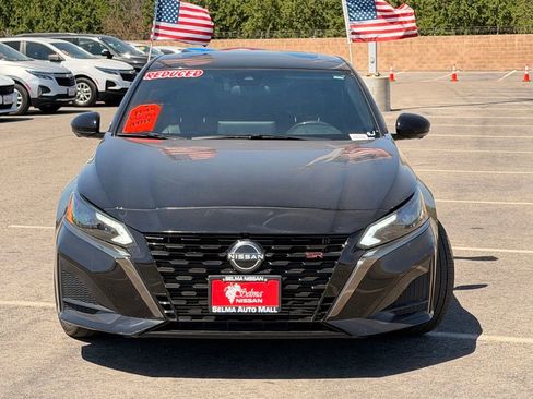 Used 2023 Nissan Altima 2.0 SR FWD image 3