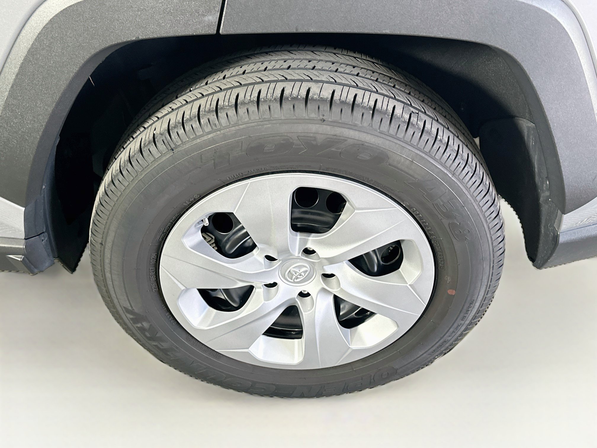 Used 2025 Toyota RAV4 LE AWD/4WD image 11