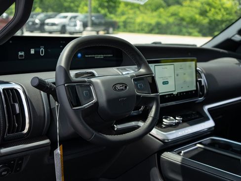 New 2026 Ford Expedition Max Platinum w/ Stealth Performance Package AWD/4WD image 22