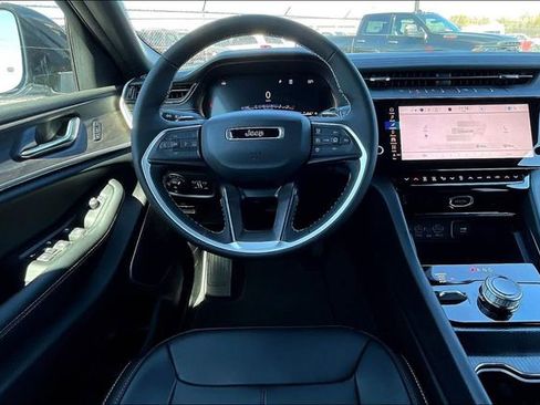 New 2026 Jeep Grand Cherokee Limited AWD/4WD image 16