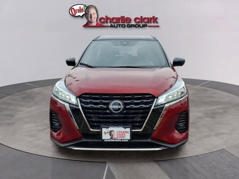 Used 2024 Nissan Kicks SR image 8