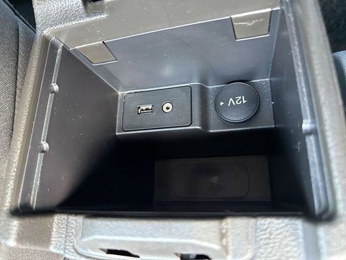 Used 2016 Ford Focus SE w/ SE Cold Weather Package FWD image 17