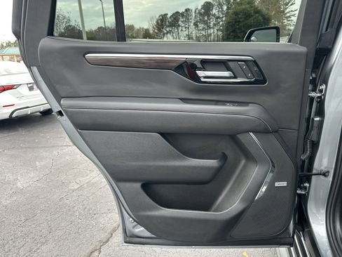 Used 2025 Chevrolet Tahoe Premier image 22