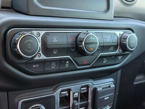 Used 2019 Jeep Wrangler Unlimited Sport S AWD/4WD image 21