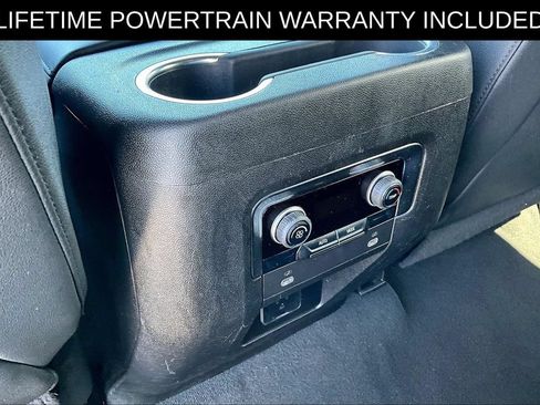 Used 2023 Chevrolet Suburban LT AWD/4WD image 32