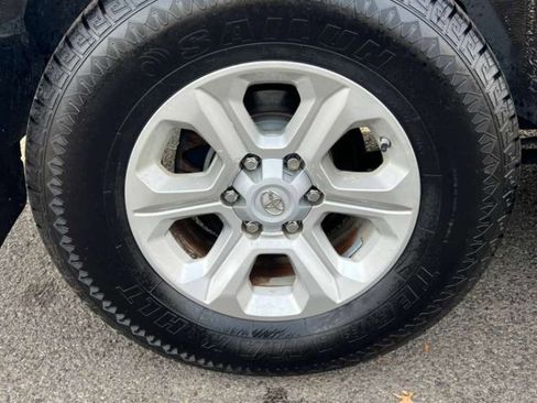 Used 2016 Toyota 4Runner SR5 Premium image 13