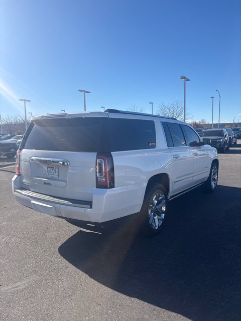 Used 2020 GMC Yukon XL Denali w/ Denali Premium Package AWD/4WD image 3