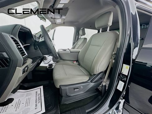 Used 2017 Ford F250 XLT w/ XLT Premium Package AWD/4WD image 29