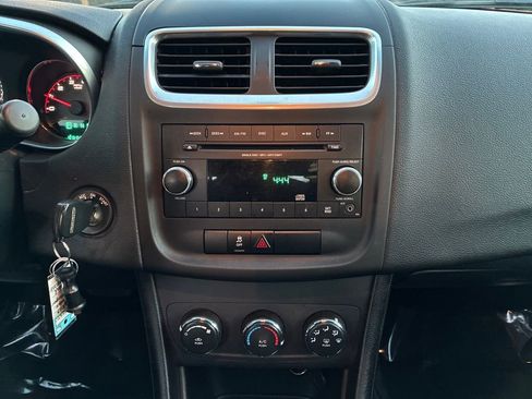 Used 2013 Dodge Avenger SE image 19