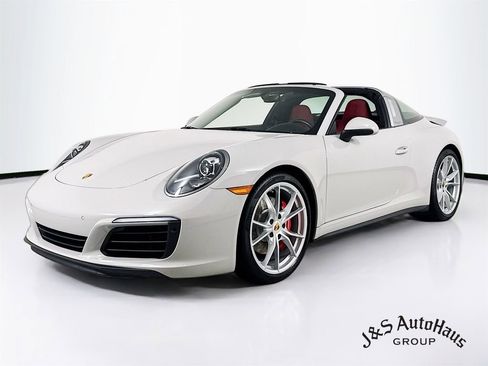 Used 2019 Porsche 911 Targa 4S image 3