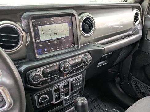 Used 2023 Jeep Wrangler Unlimited Sahara AWD/4WD image 15