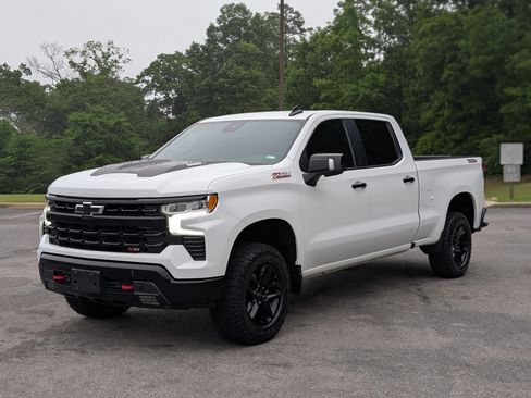 Used 2022 Chevrolet Silverado 1500 LT Trail Boss w/ LT Trail Boss Premium Package AWD/4WD image 5