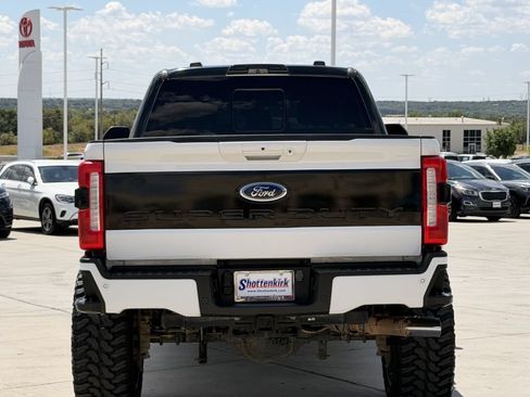 Used 2023 Ford F250 4x4 Crew Cab Super Duty image 5