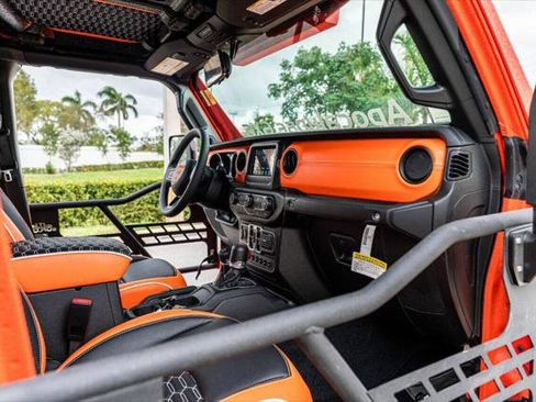 Used 2023 Jeep Gladiator Sport image 25