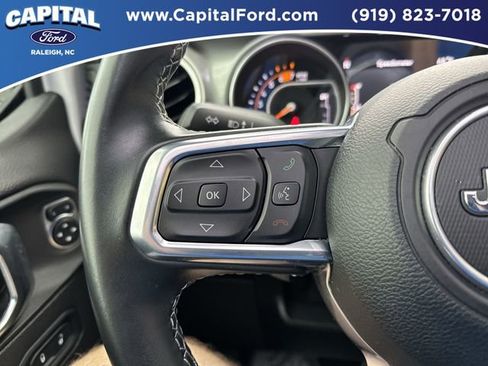 Used 2022 Jeep Wrangler Unlimited Sahara image 21