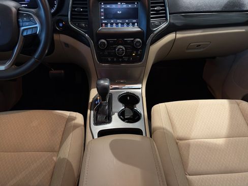 Used 2020 Jeep Grand Cherokee Laredo image 19