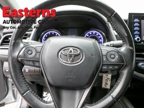 Used 2021 Toyota Camry SE w/ Carpet Mat Package (TMS) FWD image 10