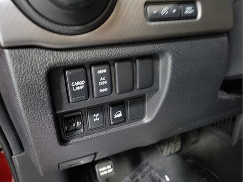 Used 2021 Nissan Titan PRO-4X w/ Pro-4x Convenience Package AWD/4WD image 14