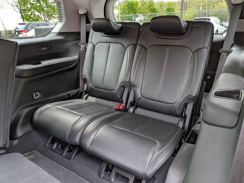 Used 2023 Jeep Grand Cherokee L Limited AWD/4WD image 26