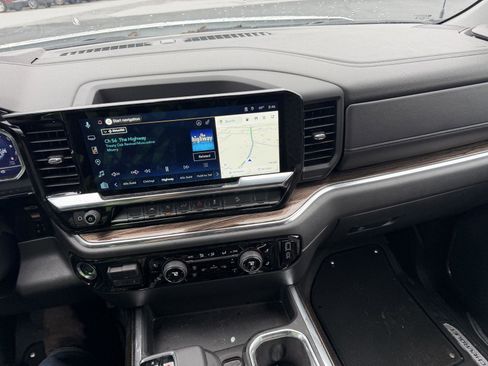 Used 2025 Chevrolet Silverado 1500 LT image 25