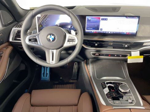 New 2026 BMW X7 M60i image 4