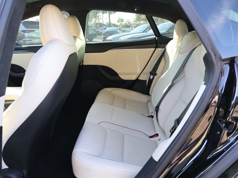 Used 2023 Tesla Model S Plaid image 41