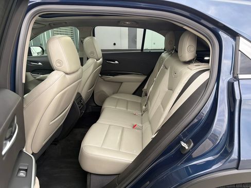 Used 2021 Cadillac XT4 Premium Luxury AWD/4WD image 12