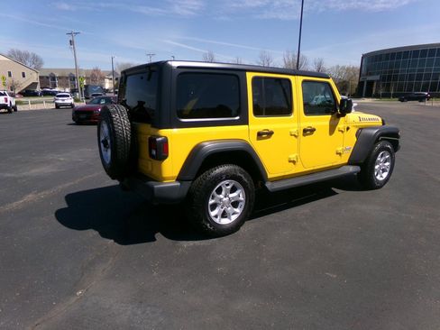 Used 2021 Jeep Wrangler Unlimited Sport AWD/4WD image 3