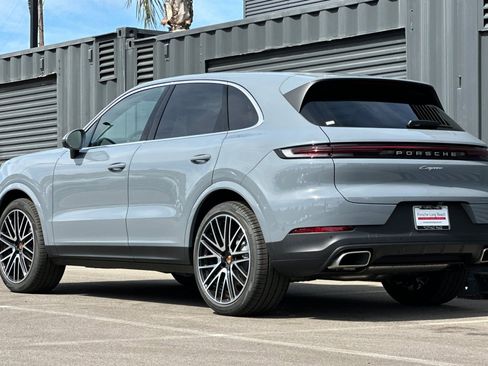 New 2026 Porsche Cayenne AWD image 3