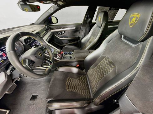 Used 2020 Lamborghini Urus AWD/4WD image 9