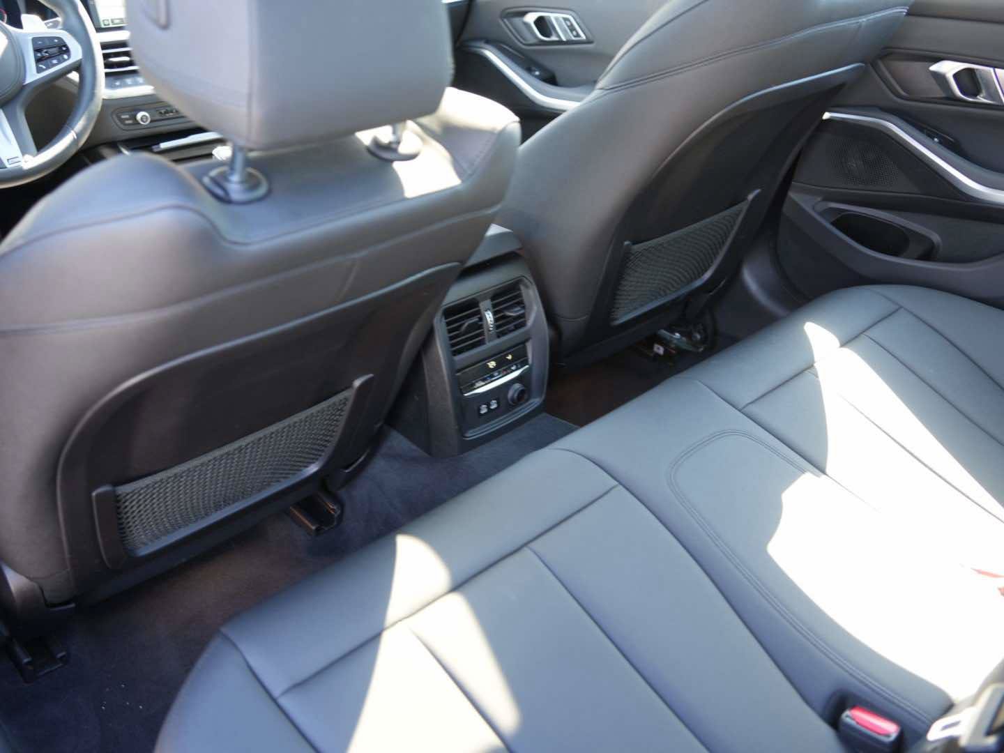 Used 2020 BMW 330i Sedan w/ M Sport Package RWD image 10