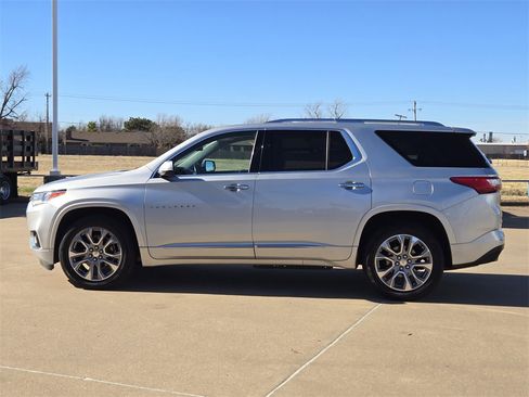 Used 2019 Chevrolet Traverse Premier w/ Driver Confidence II Package image 4