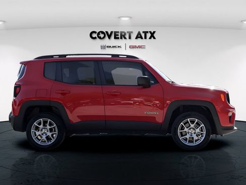 Used 2022 Jeep Renegade Latitude AWD/4WD image 8