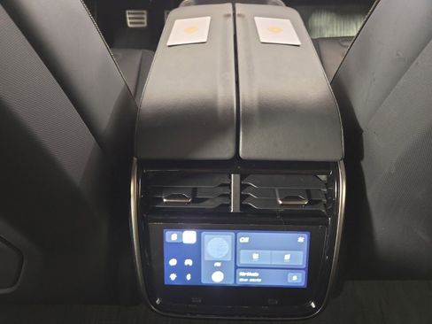 Used 2023 Rivian R1S Adventure AWD/4WD image 30