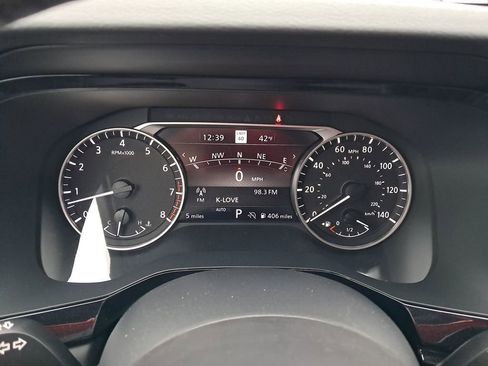 New 2025 Nissan Pathfinder SL w/ SL Premium Package image 16