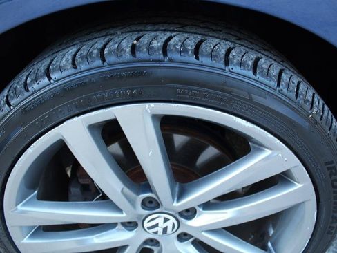 Used 2017 Volkswagen Passat 1.8T R-Line FWD image 9