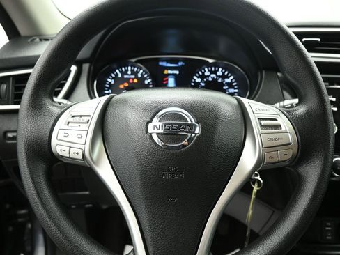 Used 2016 Nissan Rogue S FWD image 12