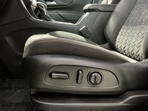 Used 2024 Chevrolet Equinox LT image 15