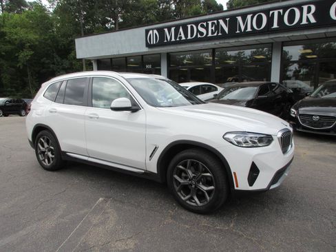 Used 2022 BMW X3 xDrive30i w/ Convenience Package AWD/4WD image 3