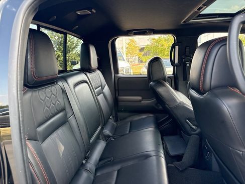 Used 2023 Nissan Frontier PRO-4X w/ Pro-4X Premium Package AWD/4WD image 11
