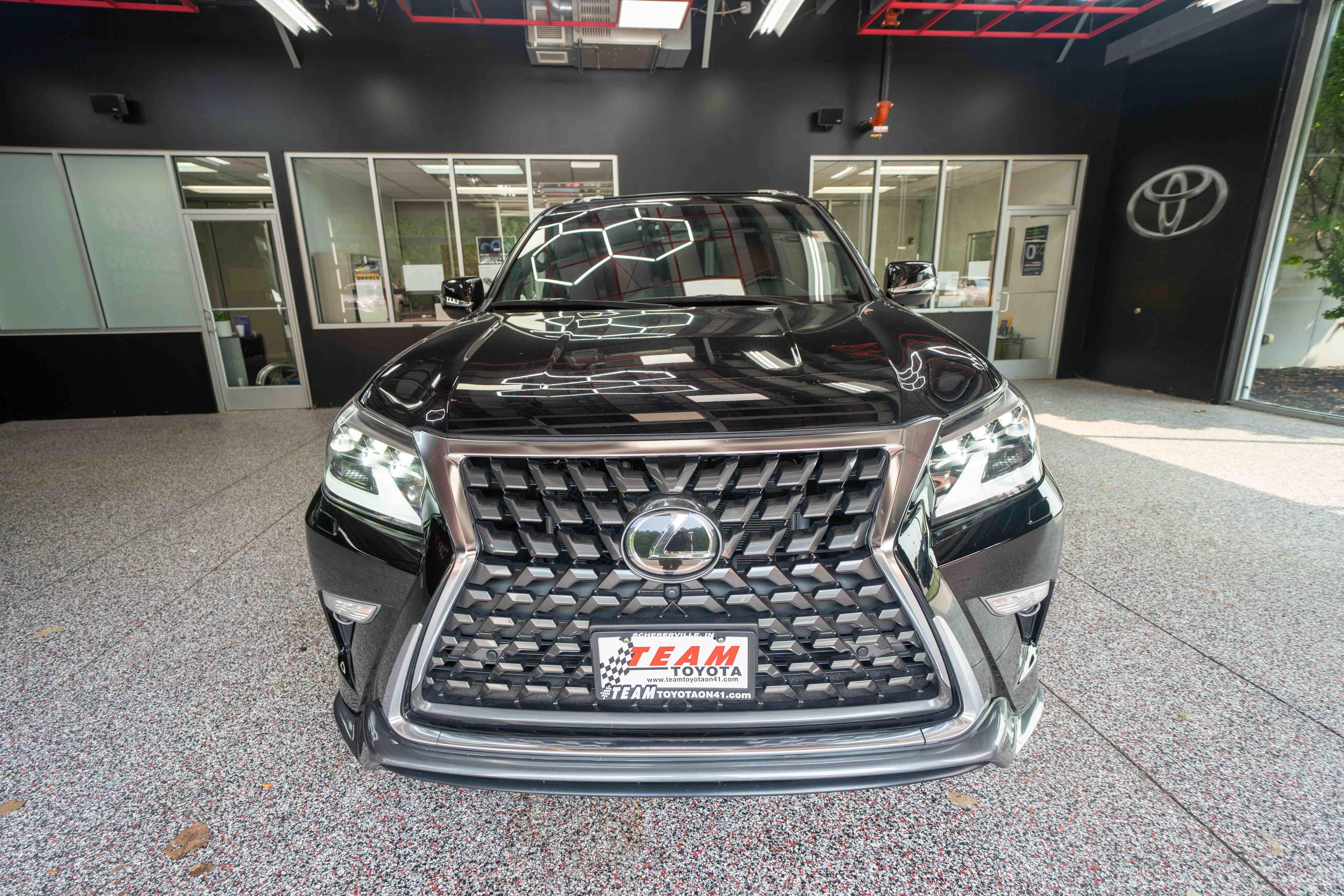 Used 2023 Lexus GX 460 Luxury w/ Sport Design Package AWD/4WD image 6