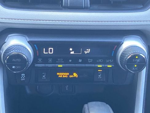 Certified 2021 Toyota RAV4 XLE w/ XLE Grade Weather Package AWD/4WD image 18