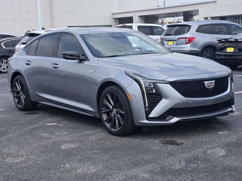 Used 2025 Cadillac CT5 V w/ Technology Package AWD/4WD image 4